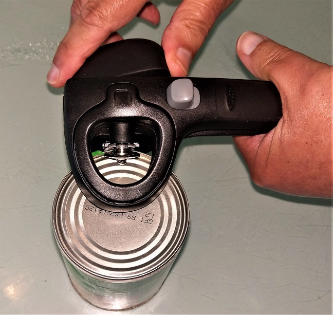 Can Opener Locking with lid catch OXO Good Grips allows you to safely